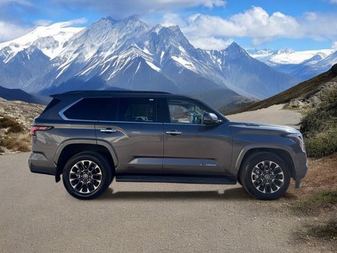 Used 2023 Toyota Sequoia Limited image 6