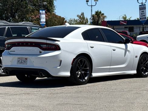 Used 2023 Dodge Charger Scat Pack w/ Navigation & Travel Group RWD image 4