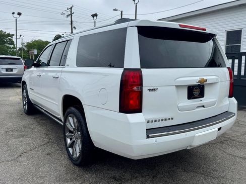 Used 2015 Chevrolet Suburban LTZ RWD image 3