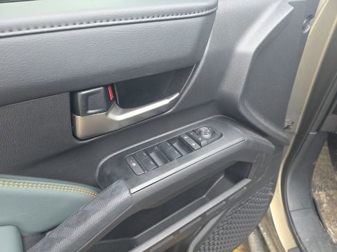 Used 2025 Toyota Tacoma Trailhunter image 15