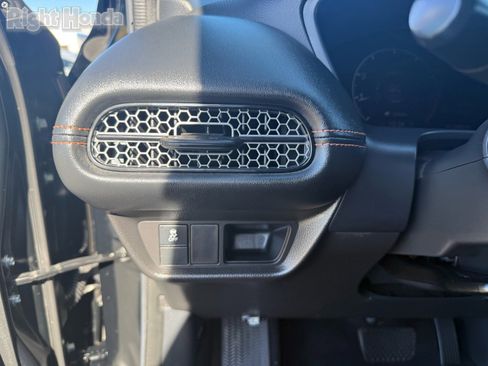 Used 2024 Honda HR-V Sport image 14