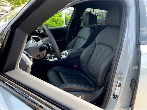 New 2026 BMW X6 M60i image 9