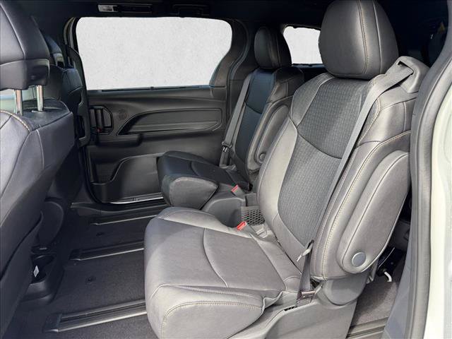 New 2026 Toyota Sienna XLE Woodland Edition AWD/4WD image 9