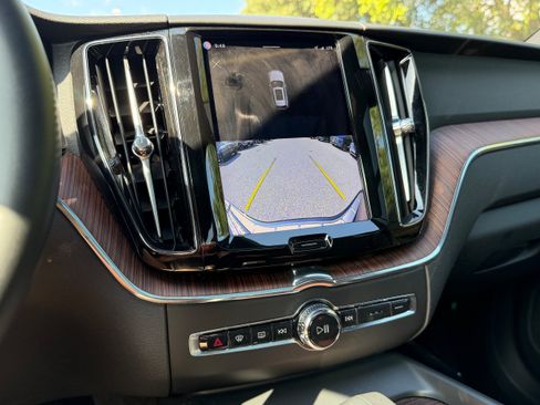 Certified 2023 Volvo XC60 B5 Plus w/ Climate Package AWD/4WD image 20