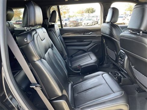 Used 2025 Jeep Grand Cherokee L Limited image 29