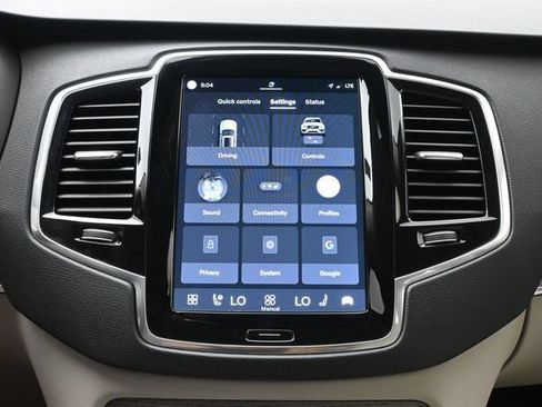 Used 2024 Volvo XC90 B6 Plus w/ Protection Package Premier AWD/4WD image 16