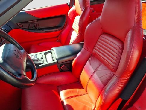 Used 1996 Chevrolet Corvette Coupe image 11