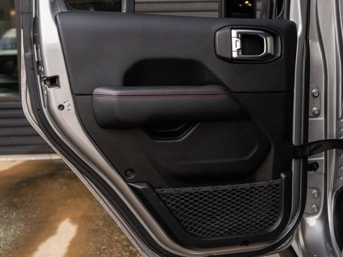 Used 2019 Jeep Wrangler Unlimited Rubicon AWD/4WD image 35