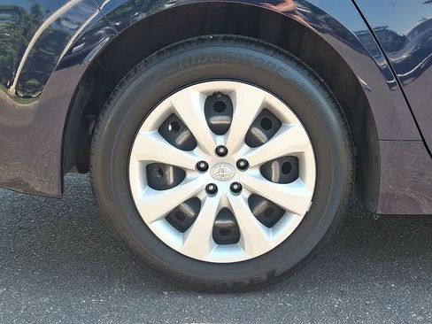Used 2021 Toyota Corolla LE w/ Carpet Mat Package (TMS) FWD image 26