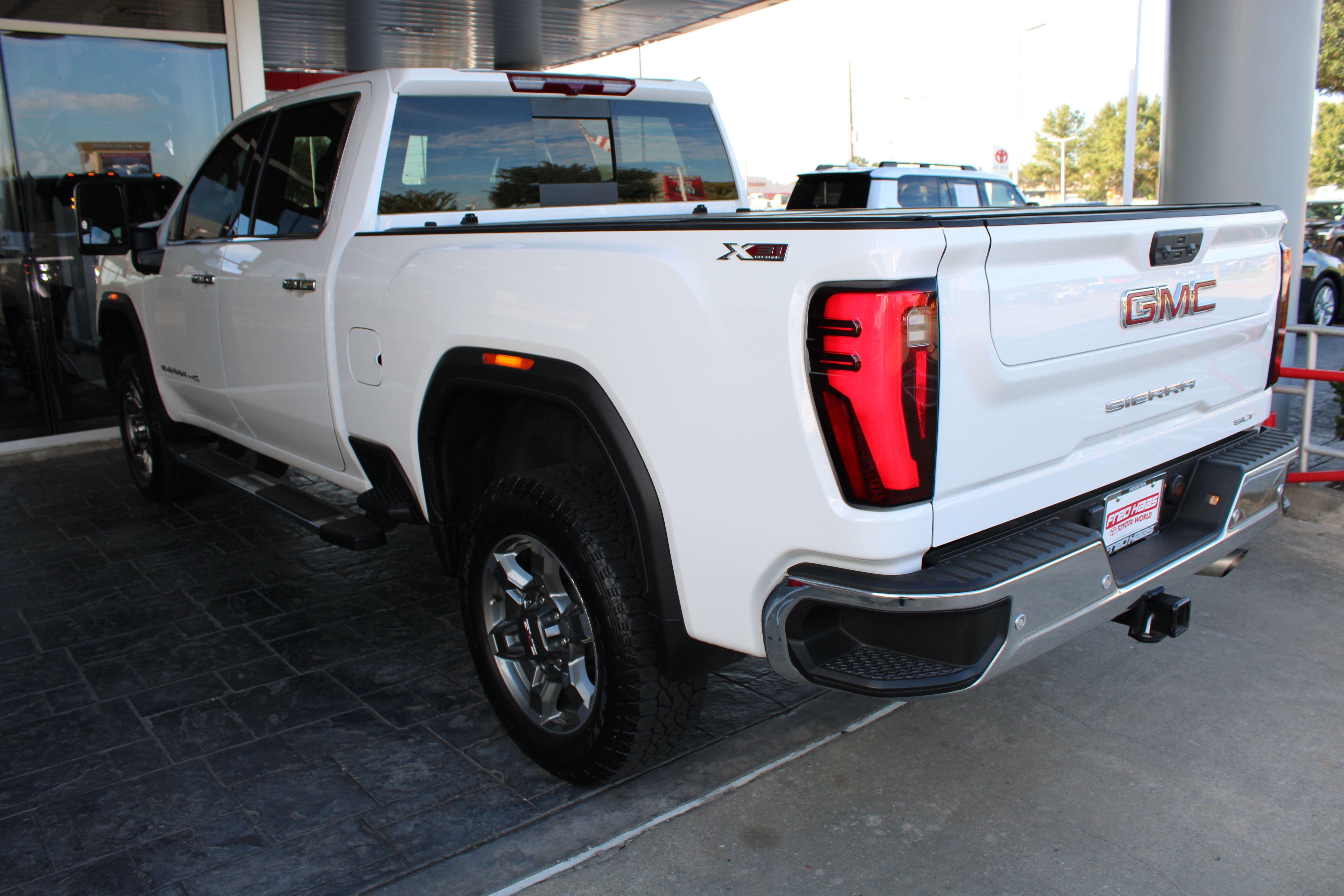 Used 2025 GMC Sierra 2500 SLT w/ Texas SLT Premium Package AWD/4WD image 11
