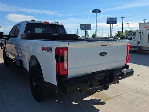 Used 2023 Ford F350 Lariat w/ Lariat Ultimate Package image 3