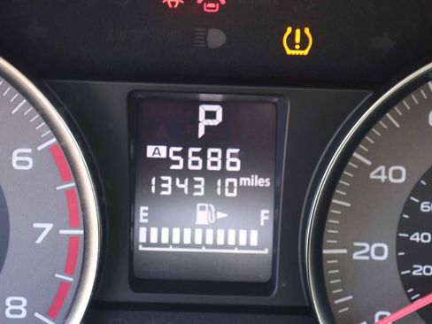 Used 2014 Subaru Forester 2.5i Limited w/ Popular Package #2 AWD/4WD image 11