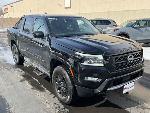 Used 2023 Nissan Frontier SV w/ Midnight Edition Package AWD/4WD image 3