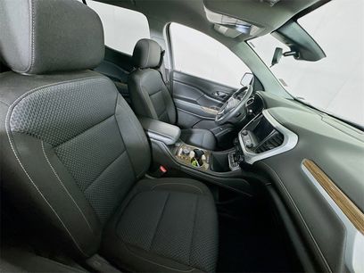 Used 2022 GMC Acadia SLE w/ Driver Convenience Package