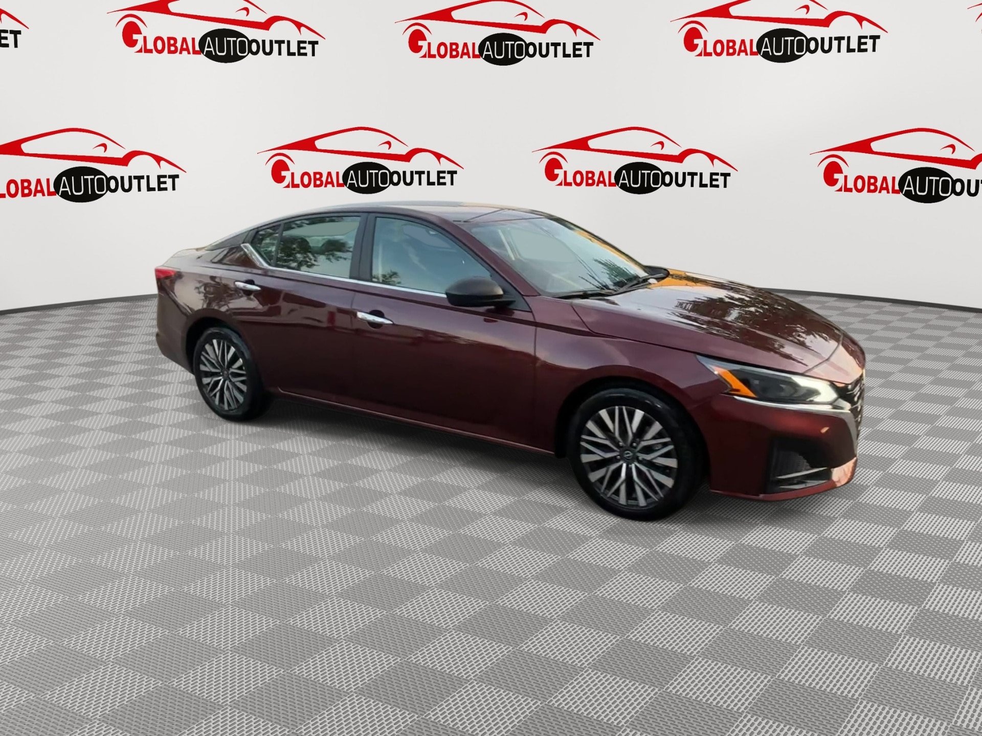 Used 2025 Nissan Altima 2.5 SV FWD image 9