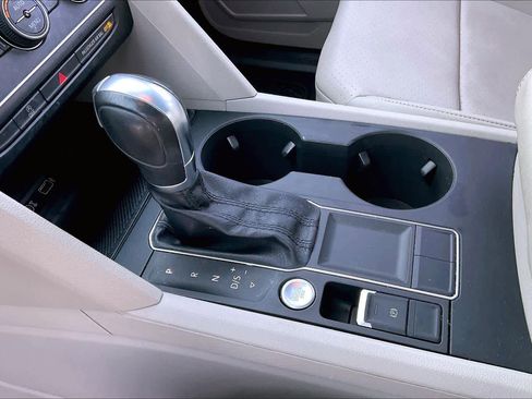 Used 2019 Volkswagen Atlas SE image 16