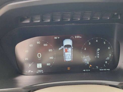 Used 2018 Volvo XC90 T6 Momentum w/ Convenience Package AWD/4WD image 21