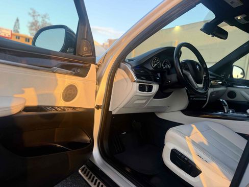 Used 2017 BMW X5 xDrive40e AWD/4WD image 19