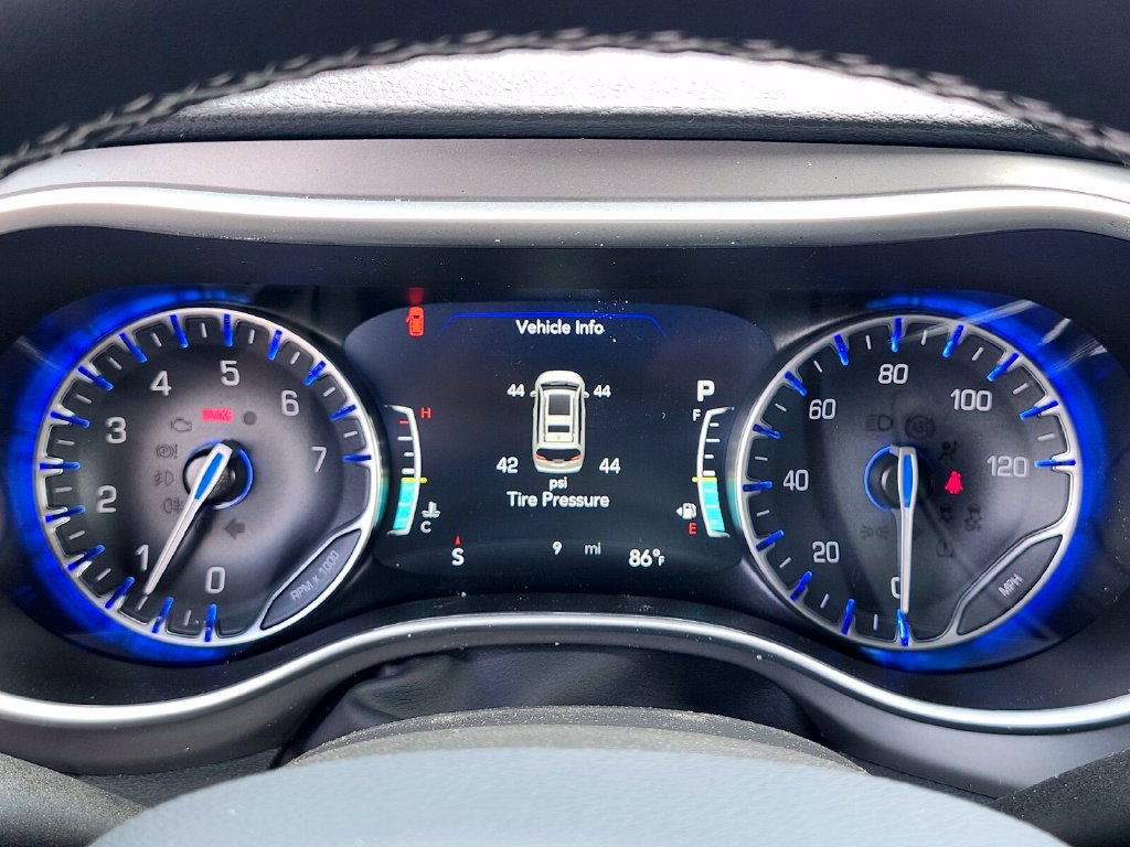 New 2027 Chrysler Pacifica Select AWD/4WD image 33