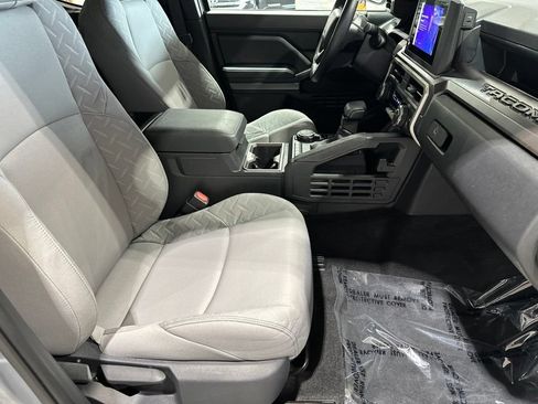 Used 2024 Toyota Tacoma SR5 AWD/4WD image 16