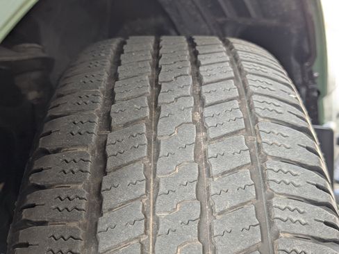 Used 2024 Nissan Titan SV w/ SV Bronze Edition Package image 34