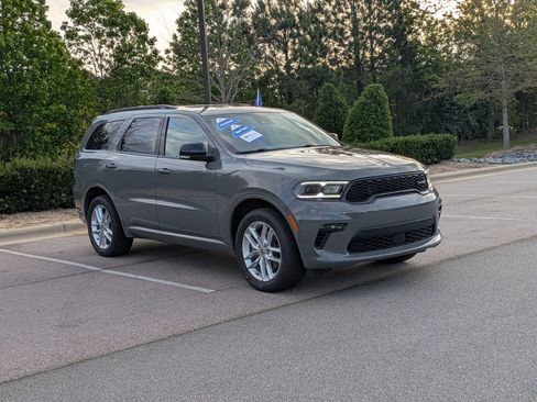 Used 2023 Dodge Durango GT AWD/4WD image 2