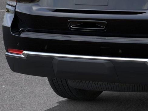 New 2026 Chevrolet Suburban LS image 14