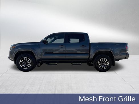 Used 2022 Toyota Tacoma TRD Sport w/ Technology Package RWD image 12