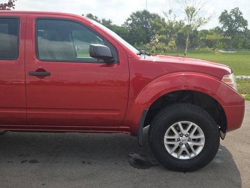 Used 2014 Nissan Frontier SV AWD/4WD image 5