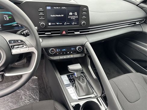 New 2026 Hyundai Elantra Blue image 27