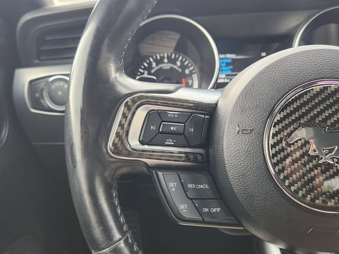 Used 2018 Ford Mustang Premium RWD image 26