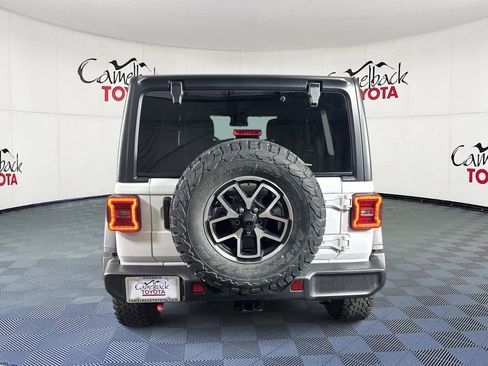 Used 2025 Jeep Wrangler Unlimited Rubicon image 6