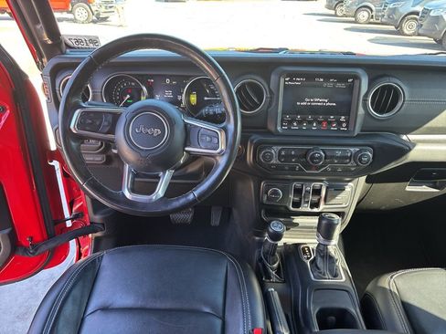 Used 2021 Jeep Wrangler Unlimited Sahara w/ Cold Weather Group AWD/4WD image 16