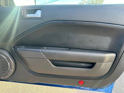 Used 2009 Ford Mustang GT Premium image 16