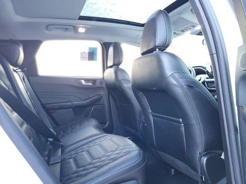 Used 2023 Ford Escape SE w/ PHEV Premium Package image 12