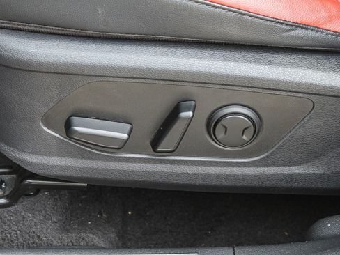 Used 2025 Kia Sportage SX Prestige image 24