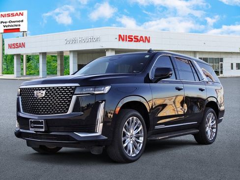 Used 2023 Cadillac Escalade Premium Luxury image 2