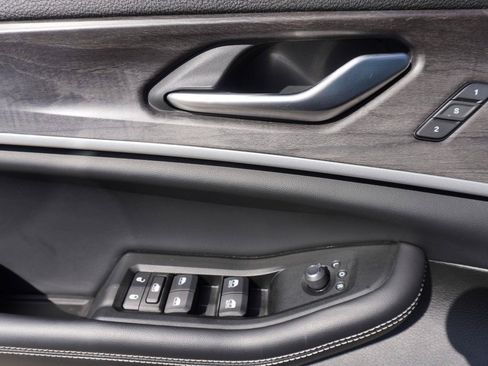 Used 2024 Jeep Grand Cherokee Limited RWD image 28