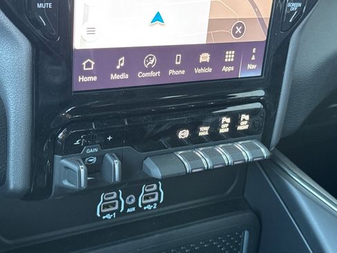 New 2026 RAM 2500 Laramie AWD/4WD image 19