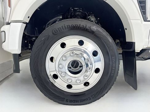 Used 2024 Ford F450 Platinum w/ FX4 Off-Road Package AWD/4WD image 29