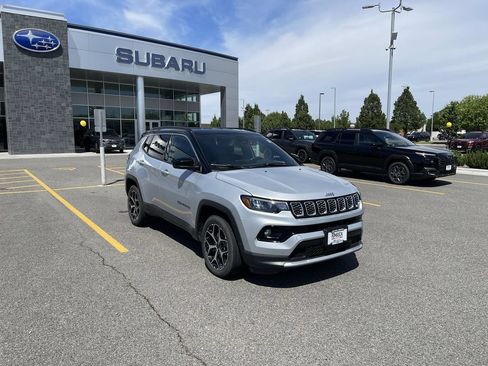 Used 2025 Jeep Compass Limited AWD/4WD image 12