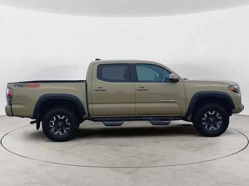 Used 2020 Toyota Tacoma TRD Off-Road w/ Technology Package image 6