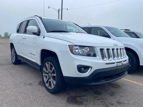 Used 2017 Jeep Compass High Altitude AWD/4WD image 3