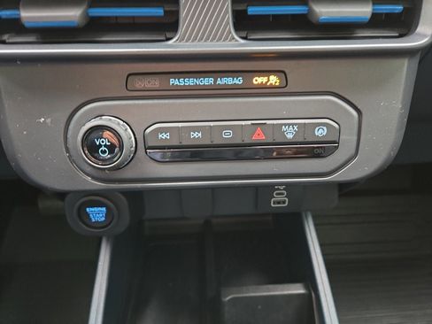 Certified 2025 Ford Maverick Lobo image 20