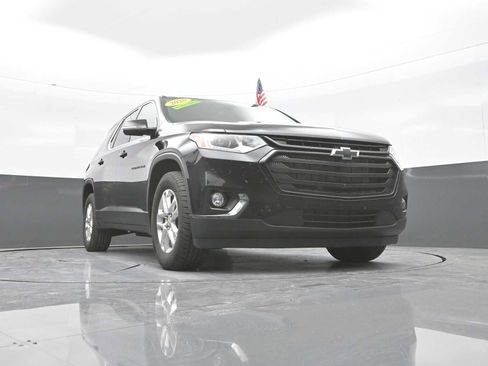 Used 2020 Chevrolet Traverse LT w/ LPO, Blackout Package AWD/4WD image 39