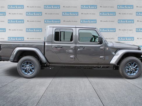 New 2026 Jeep Gladiator Sport AWD/4WD image 4