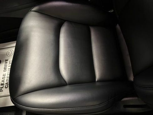 Used 2023 Tesla Model 3 Standard Range image 15