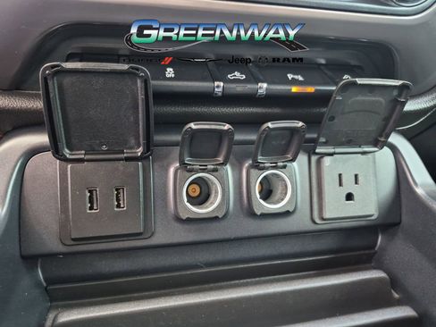 Used 2018 GMC Sierra 1500 SLT AWD/4WD image 19