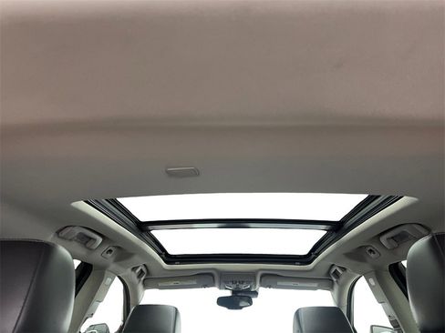 Used 2015 Cadillac SRX Luxury w/ Driver Awareness Package image 71