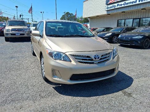 Used 2013 Toyota Corolla LE image 4